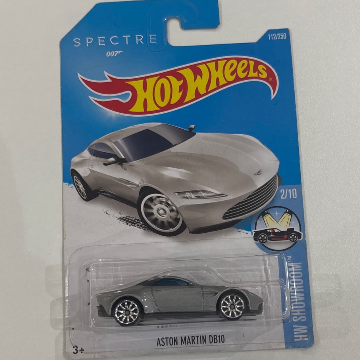Aston Martin DB10