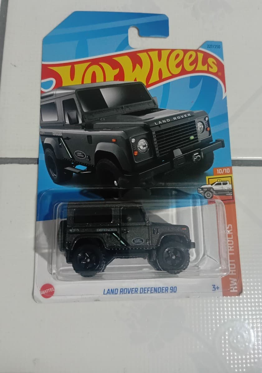 Land Rover Defender 90