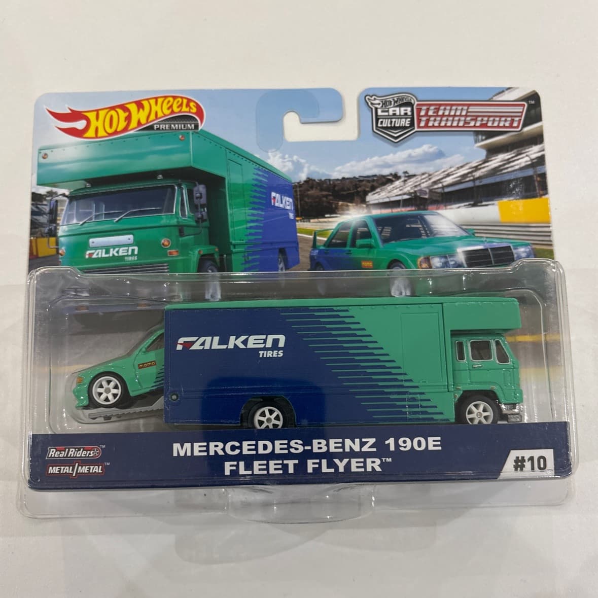 Mercedes-Benz 190E & Fleet Flyer